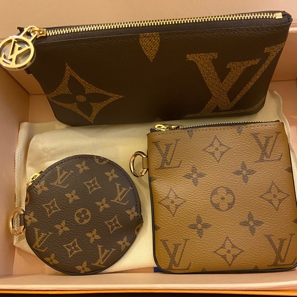 Louis Vuitton Handbags - 😍🌺STUNNING🌺Reverse Mini TRIO POUCH